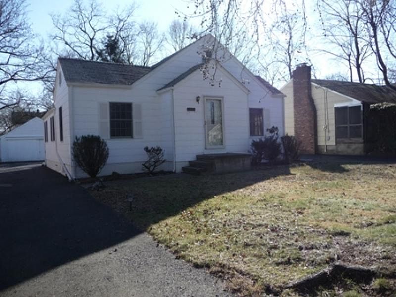 1st image of 1831-33 First Street