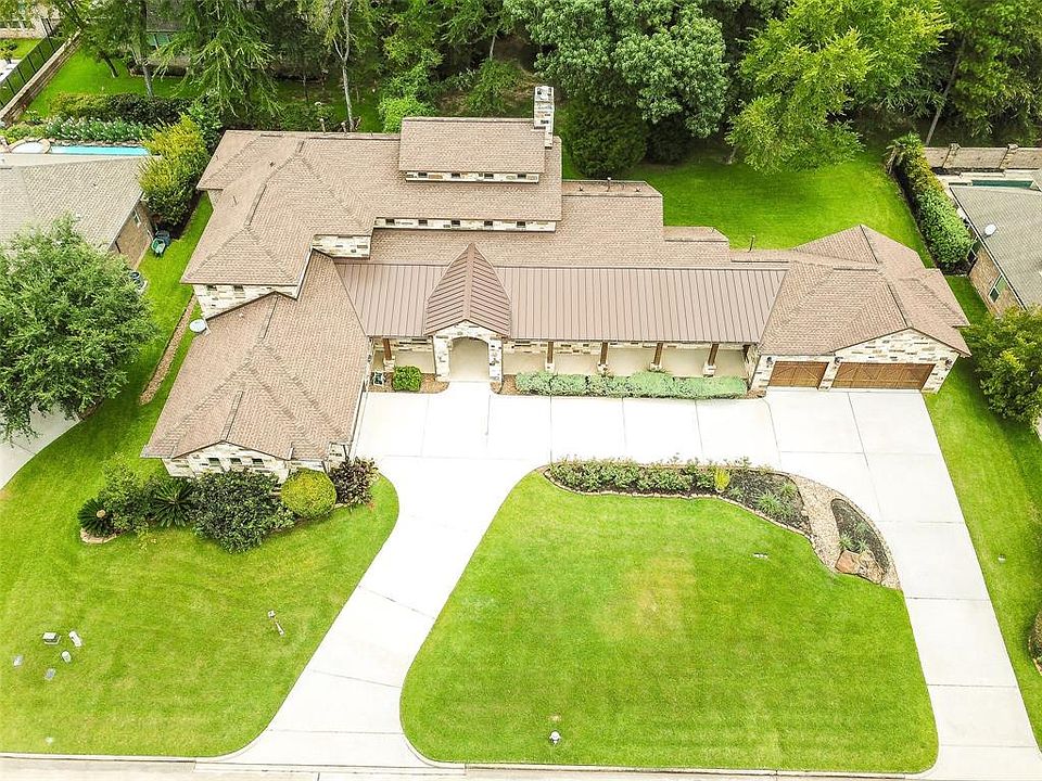 1st image of 111 Pine Hill Ln