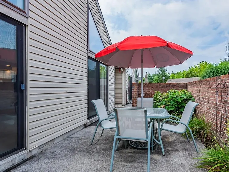 1016 Cherrington Dr — Photo 20