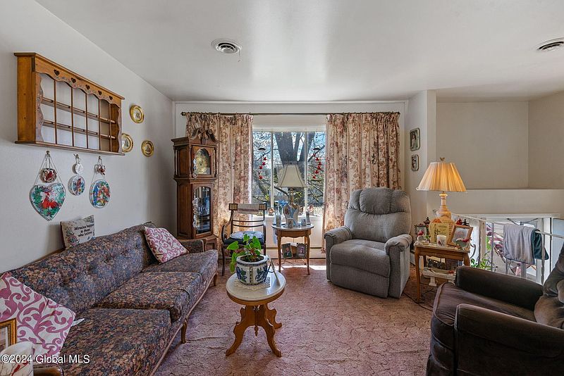 4th image of 194 Butler Street