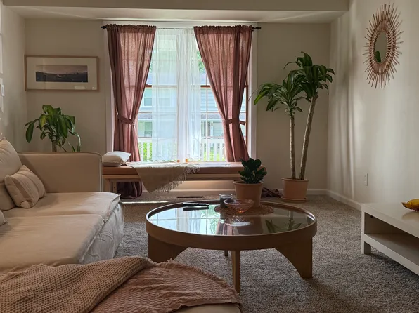 539 Blazedwood Dr, Ballwin, MO 63021