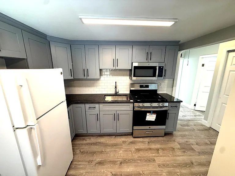 26 Forest Ln — Photo 2