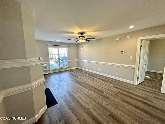 5th image of 4017 Lucerne Court #A
