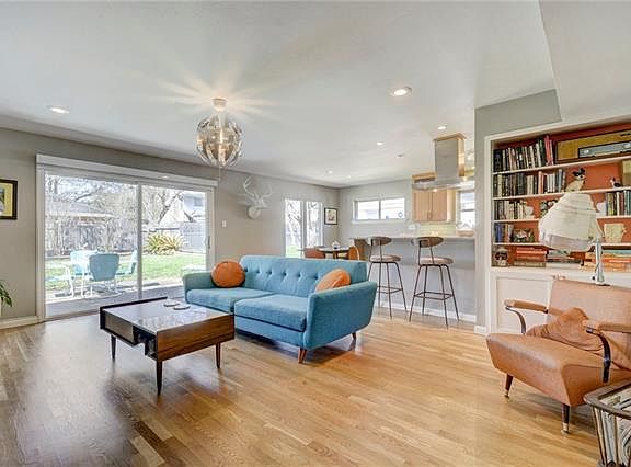 3rd image of 7602 Silverplume Cir