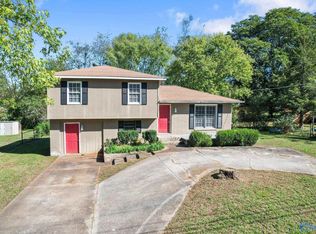 3602 Oakdale Cir NW, Huntsville, AL 35810