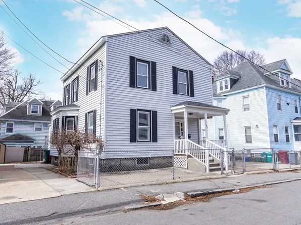 29 Huntington St, Lowell, MA 01852