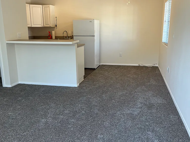 2328 E 5th St — Photo 3