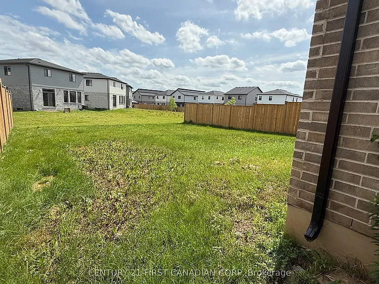 201 Roy McDonald Dr #UPPER — Photo 22