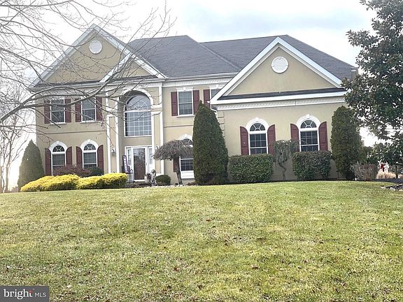 4th image of 104 Willowbrook Ct