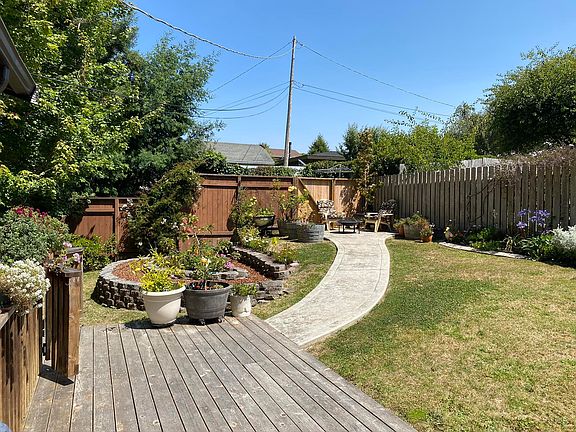 5th image of 1112 Manzanita Ave