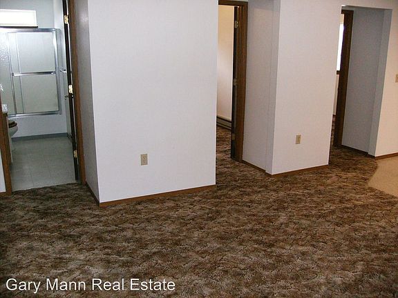 5th image of 825 W 4th Ave APT 02
