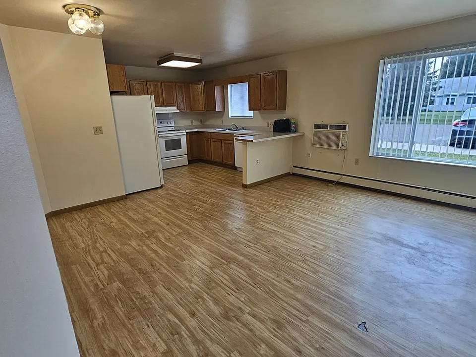 805 Whitetail St #24