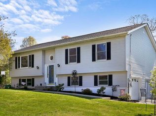 15 Vermont Dr, Newburgh, NY 12550