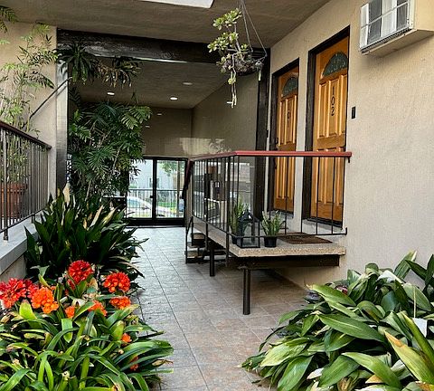2nd image of 1730 Camden Ave APT 206