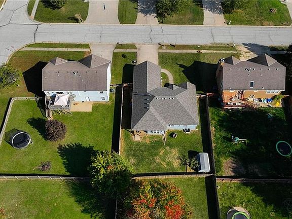 5th image of 2237 NE Maybrook Dr