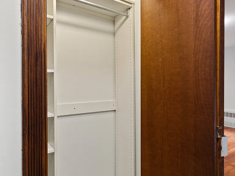 8 Clark St #4G — Photo 6
