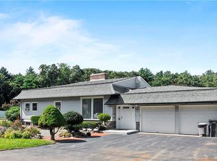 65 Hunts River Dr, North Kingstown, RI 02852