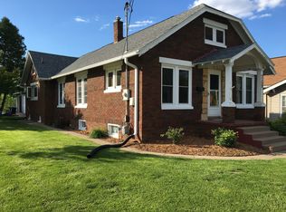 219 W 11th St, Muscatine, IA 52761