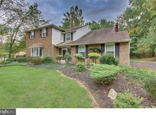 1083 Glen Oak Dr, Yardley, PA 19067