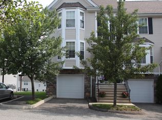 701 Sienna Dr #701, Danbury, CT 06810
