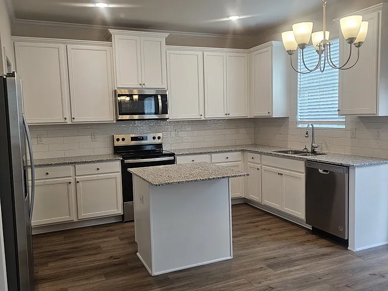831 River Gardens Dr — Photo 2