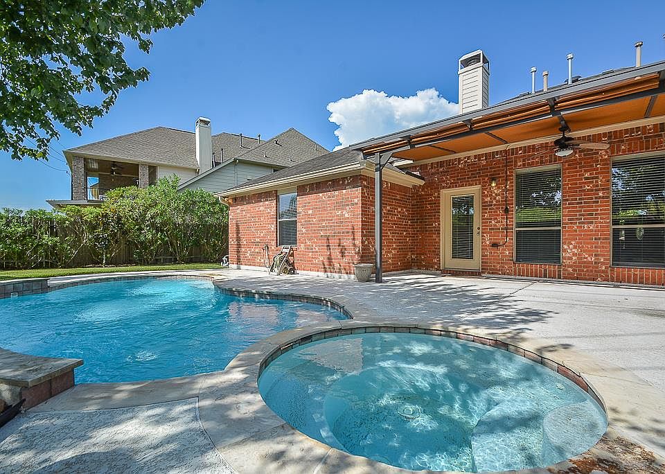 1st image of 8214 Bluebird Ln