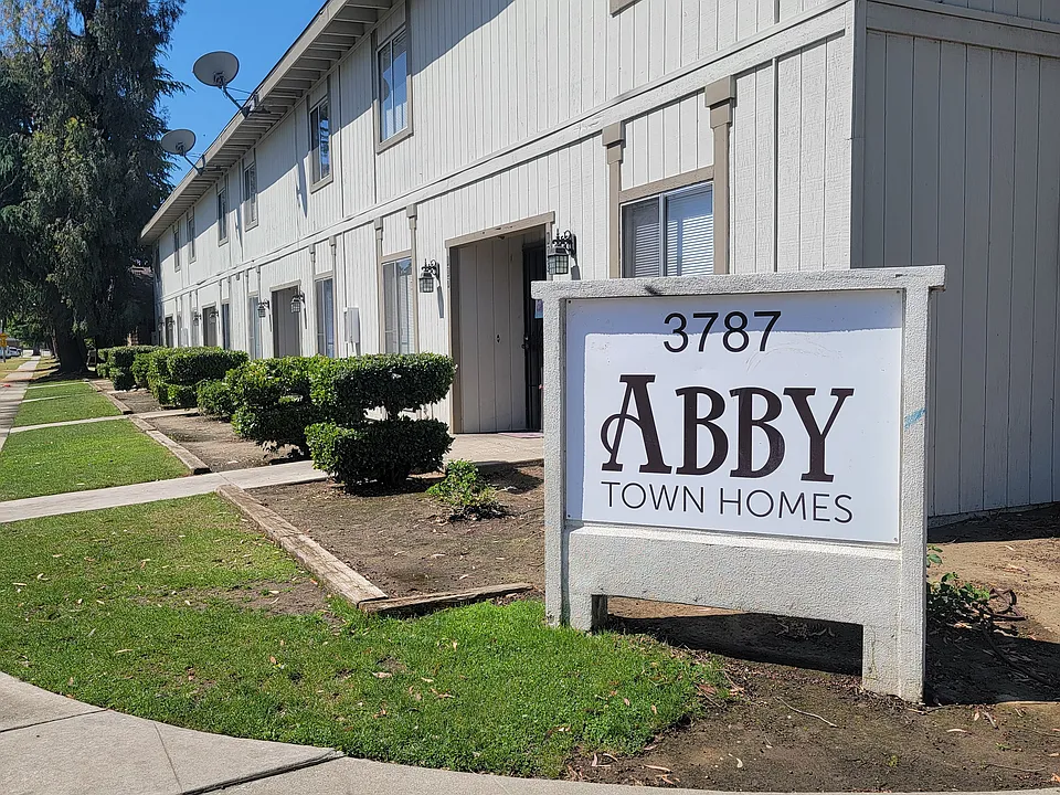 3787 N Abby St #104