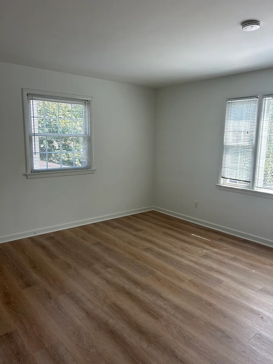 Building Photo - 716 N Jackson St #2