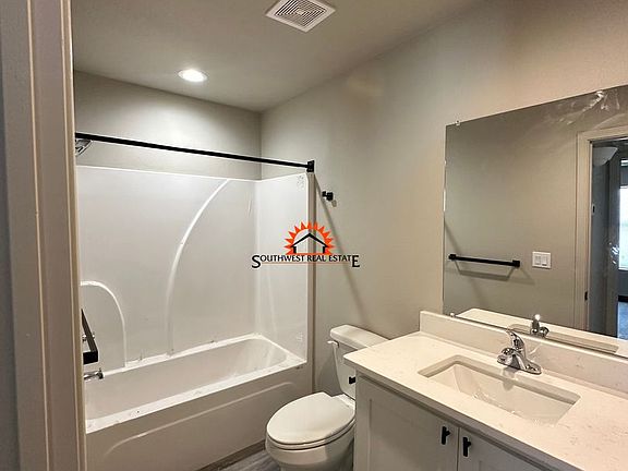5th image of 1504 S Avenue G #D