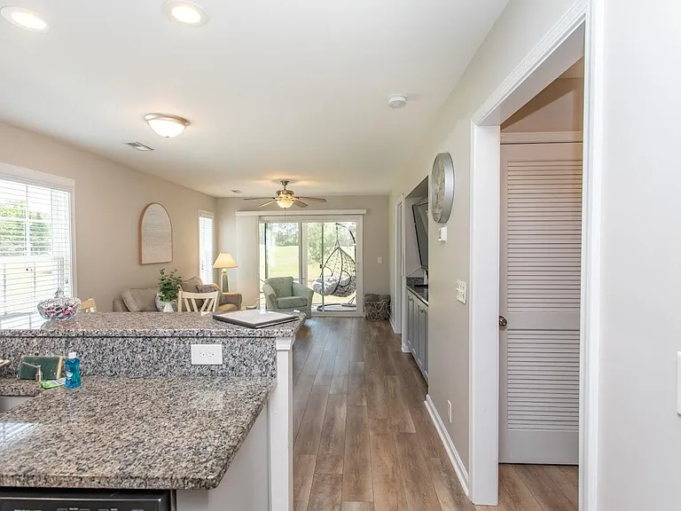 665 Tupelo Ln — Photo 32