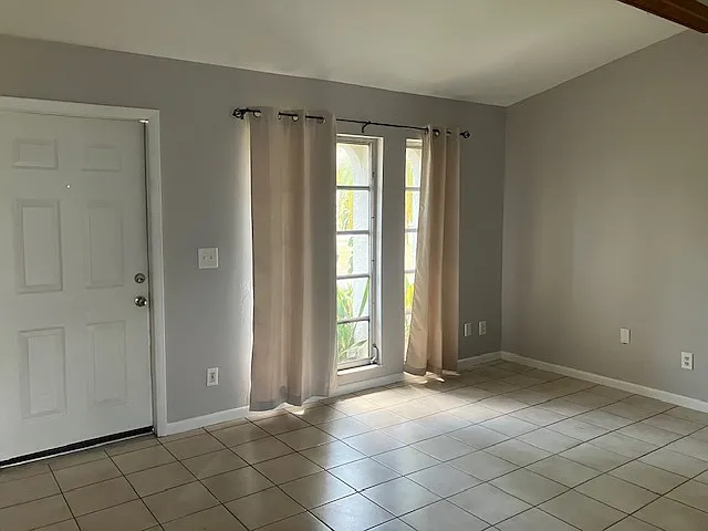 2 bed, 936 sqft, $1,295 — Photo 2