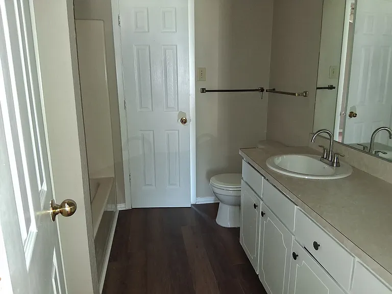 910 Southmoor Dr #910 — Photo 11