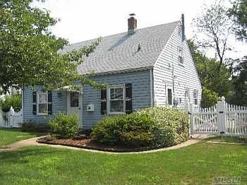1st image of 17 Saddle Ln