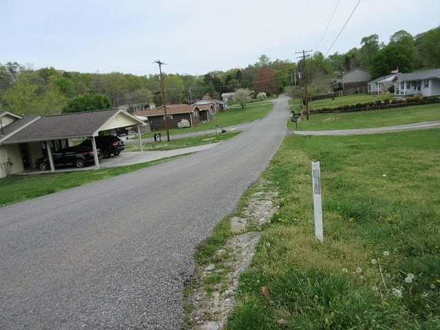 2nd image of 414 Dailey Ave