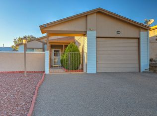 352 Coral Dr NE, Rio Rancho, NM 87124