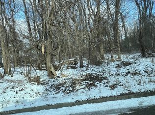 Harding St, Struthers, OH 44471