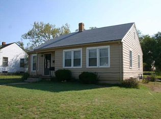 902 N Pinecrest St, Wichita, KS 67208