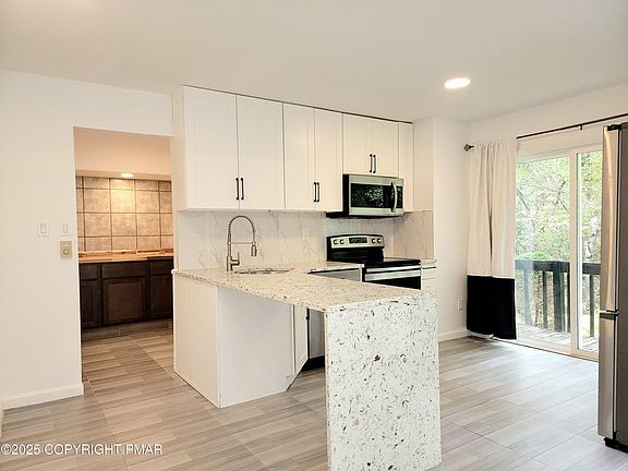 4th image of 121 Overland Dr