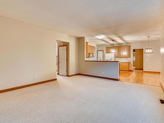 4th image of 927 Earley Lake Pl