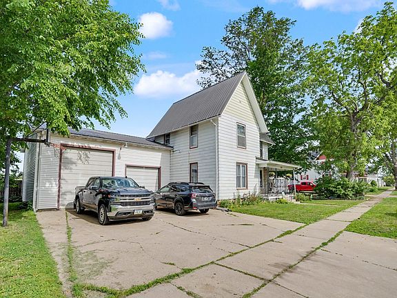 3rd image of 205 N Walnut St