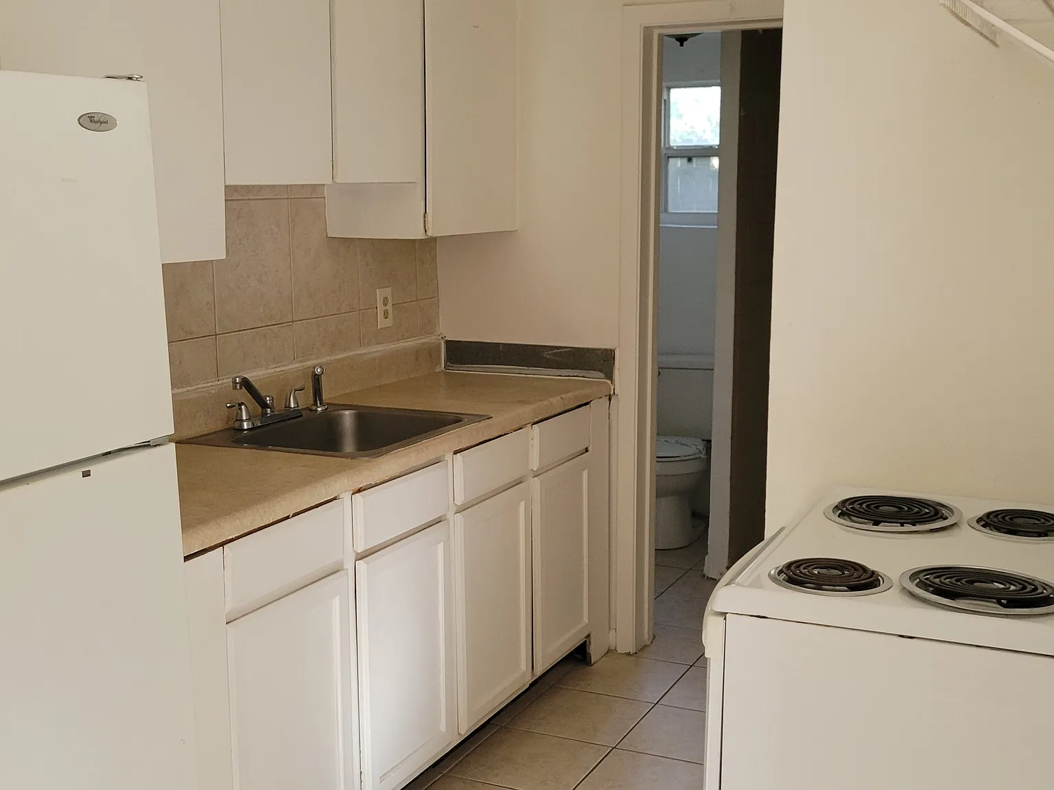 2 bed, 1000 sqft, $1,100 — Photo 3
