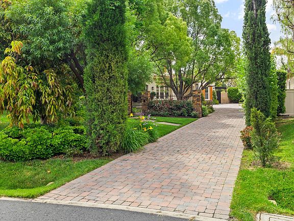2nd image of 10464 Caribou Way
