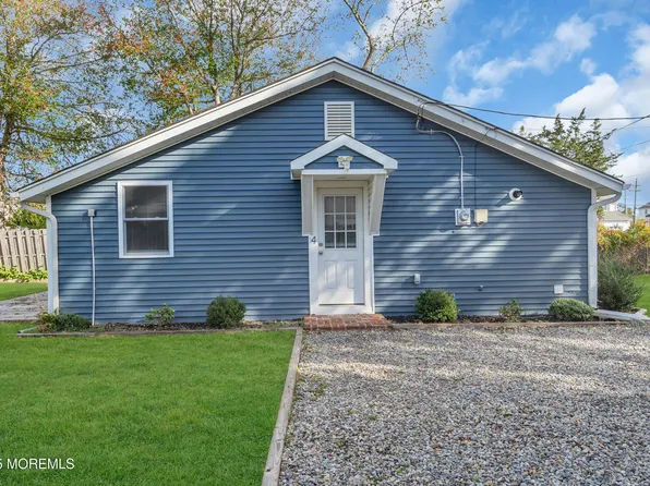 4 Pine Bluff Road, Toms River, NJ 08753