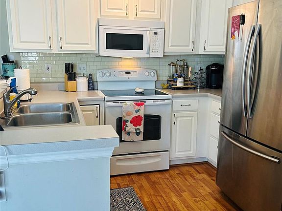 4th image of 1700 Whispering Creek Dr APT D