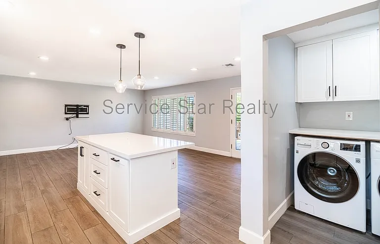 1946 E Rancho Dr — Photo 12