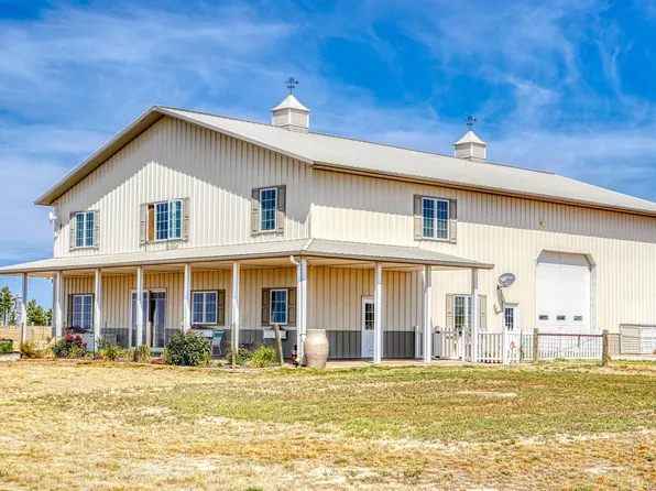 455 H Kay Rd, Moorcroft, WY 82721