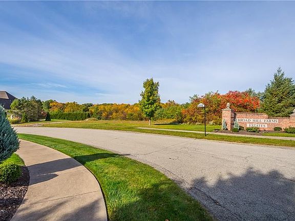 2nd image of 1000 Estate Dr