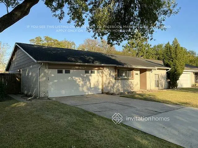 16611 Blackhawk Blvd Friendswood, TX 77546 — Photo 3