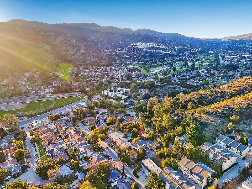 1st image of 25 Pasa Glen Dr