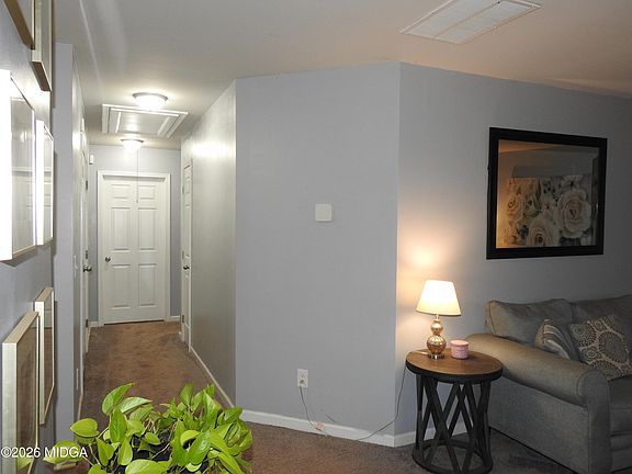 5th image of 422 Heath Dr